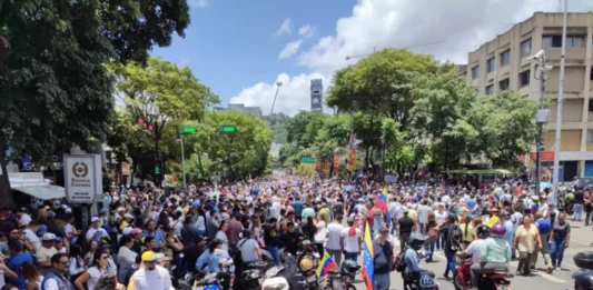 Hoy marchan el oficialismo y la oposición en Caracas Hoy marchan el oficialismo y la oposición en Caracas