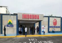 Los Taques| Estalló el caucho delantero de la moto y se fue al pavimento