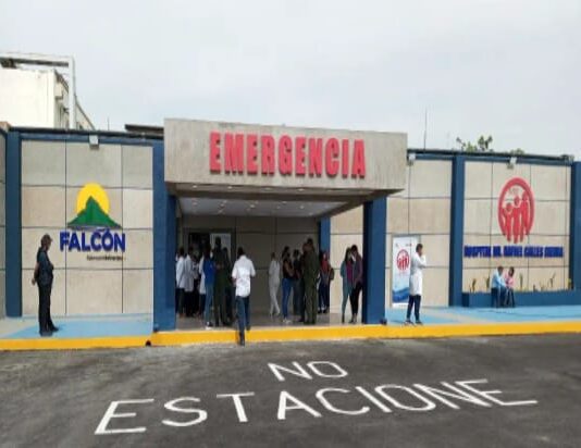 Los Taques| Estalló el caucho delantero de la moto y se fue al pavimento