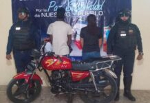 Coro| Detenida pareja por resistencia a la autoridad