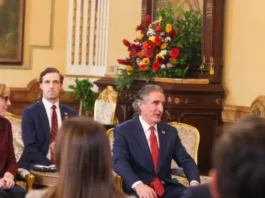 Secretario del Interior de EEUU ofreció empleos bien remunerados en Venezuela Secretario del Interior de EEUU ofreció empleos bien remunerados en Venezuela