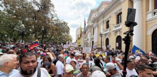 Trabajadores protestaron para exigir aumento salarial tras cuatro años sin ajuste Trabajadores protestan para exigir aumento salarial tras cuatro años sin ajuste