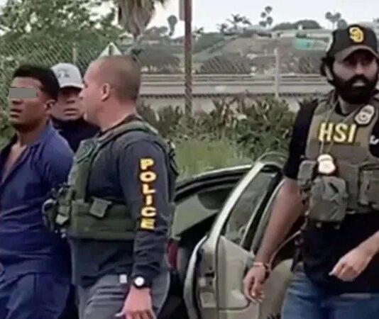 Condenado venezolano a ocho meses por morder a agente del ICE