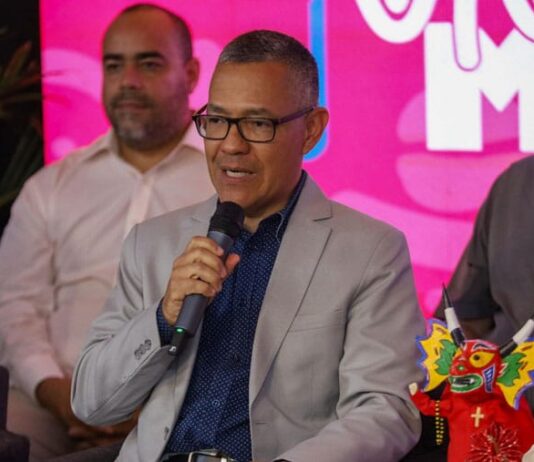 Ernesto Villegas renuncia a la militancia del PSUV