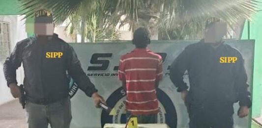 Coro| Amenazó a su pareja con un cuchillo y causó destrozos en la vivienda