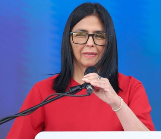 Delcy Rodríguez rechaza cualquier acto de violencia tras intento de agresión contra Donald Trump