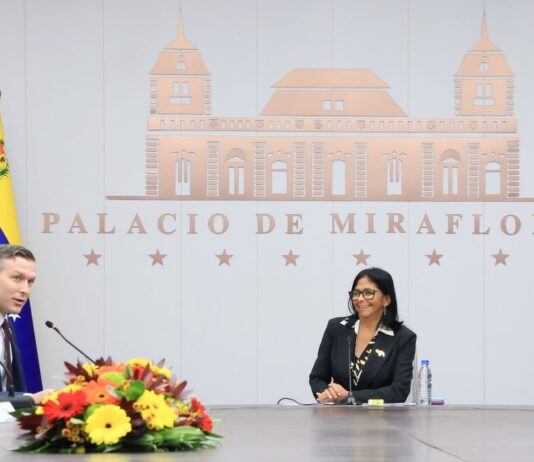 El llamado de Delcy Rodríguez a EEUU para construir una relación energética «a largo plazo» El llamado de Delcy Rodríguez a EEUU para construir una relación energética «a largo plazo»