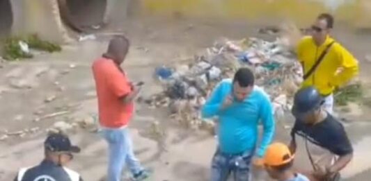 Coro| Vídeo| Dos PNB cayeron en una quebrada con la moto