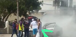 Punto Fijo| Vídeo| Adulta mayor víctima de hurto durante incendio de su vehículo