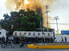 Maracay| Bomberos controlan incendio en recicladora