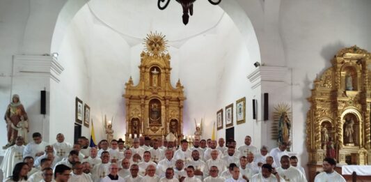 Coro| Vídeo| Efectuada la Santa Misa Crismal en Catedral con gran asistencia de fieles