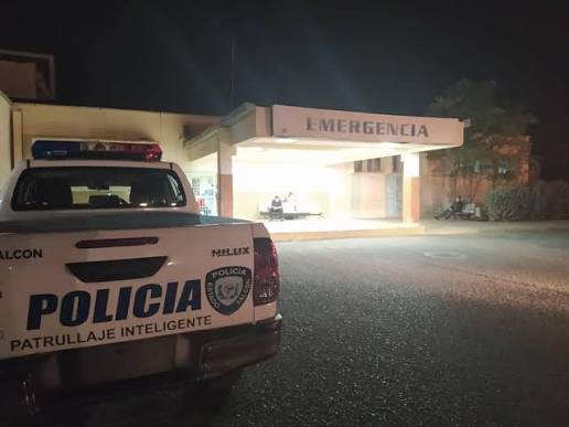 Los Rosales| Motorizado esquivó un bache y se fue al pavimento