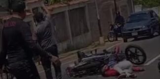 Ciudad Bolívar| Vídeo| Colisión entre motorizados deja cuatro herido de gravedad
