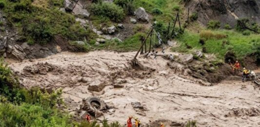 Lara| Rescatados 45 turistas atrapados por derrumbe en la Cascada del Vino