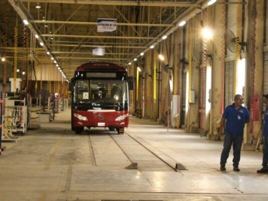 Supervisan planta de autobuses Yutong: Trabajan para recuperar la flota y el ensamblaje de nuevas unidades Supervisan planta de autobuses Yutong: Trabajan para recuperar la flota y el ensamblaje de nuevas unidades