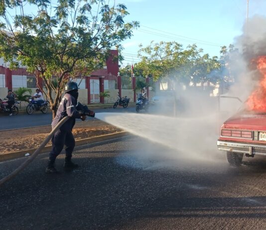 Coro| Vehículo ardió en llamas