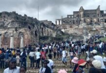 Haití decreta tres días de luto por víctimas de estampida en monumento histórico Haití decreta tres días de luto por víctimas de estampida en monumento histórico