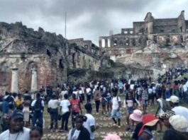 Haití decreta tres días de luto por víctimas de estampida en monumento histórico Haití decreta tres días de luto por víctimas de estampida en monumento histórico