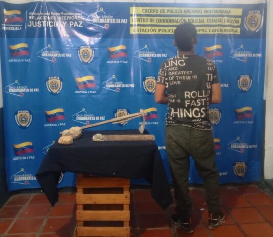 Punto Fijo| Le cayó a pedradas, escardillazos y amenazó a la vecina con un machete