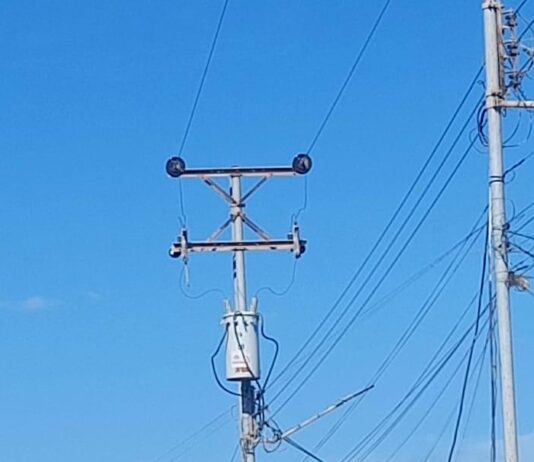 Punto Fijo| Sector 7 de Bicentenario lleva más de 24 horas sin energía eléctrica