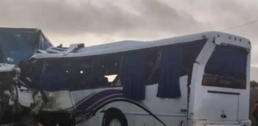 Anzoátegui| Nueve fallecidos tras colisión entre autobús y camión de carga