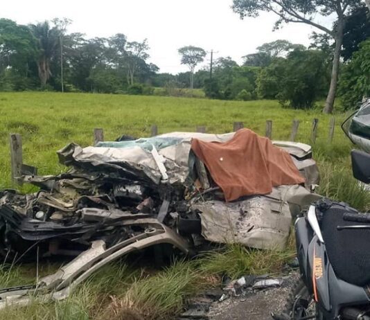 Barinas| Cinco fallecidos y dos heridos dejó colisión entre un vehículo particular y un camión