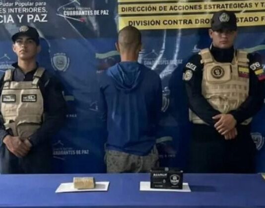 Coro| Detenido hombre con una panela de marihuana