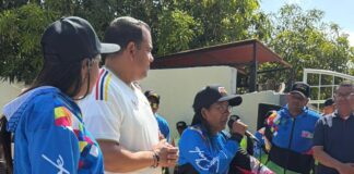 Gobernador Clark entrega uniformes y equipos de seguridad a personal de Juntos por Falcón
