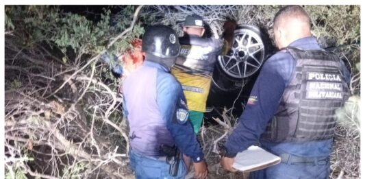 Los Taques| Esquivó un motorizado y se dio vueltas