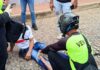 Coro| Colisión entre moto Bera y un Chevrolet Optra deja un lesionado en el Centro histórico de Coro