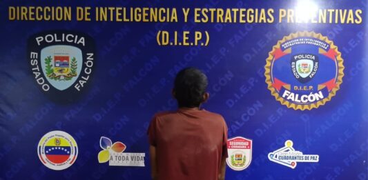 Coro| Realizó compras con una tarjeta de débito ajena
