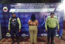 Detenida por golpear a una adolescente