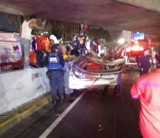 Caracas| Tres fallecidos y cuatro lesionados deja accidente