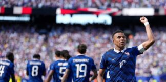 Francia arrancó con victoria en el Mundial