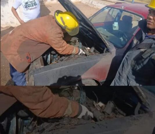 Vehículo Chevette se incendió la tarde del lunes en Punto Fijo