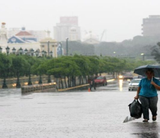 Dos ondas tropicales se juntan y provocarán lluvias intensas