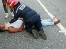 Motorizado perdió la vida al estrellarse con un poste