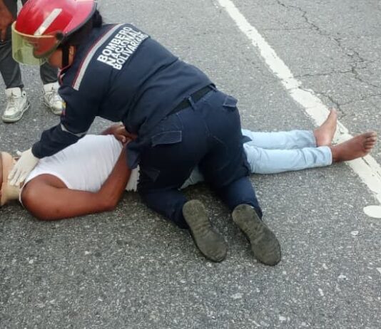 Motorizado perdió la vida al estrellarse con un poste