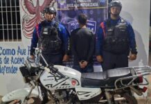 Motorizado se puso violento con las autoridades