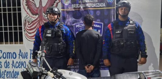 Motorizado se puso violento con las autoridades
