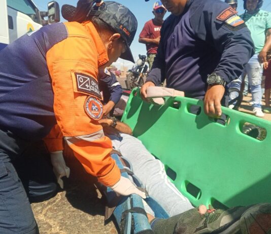 Coro| Mototaxista sufrió serias lesiones en una colisión