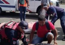 Sexagenario cayó de una unidad de transporte público