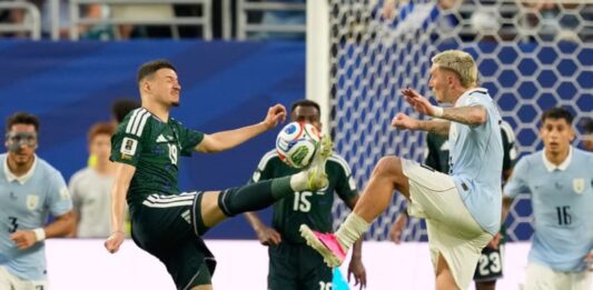 Uruguay rescata un empate ante Arabia Saudita