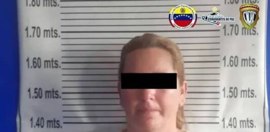 Madre vendía fotos íntimas de su hija a un hombre en el extranjero