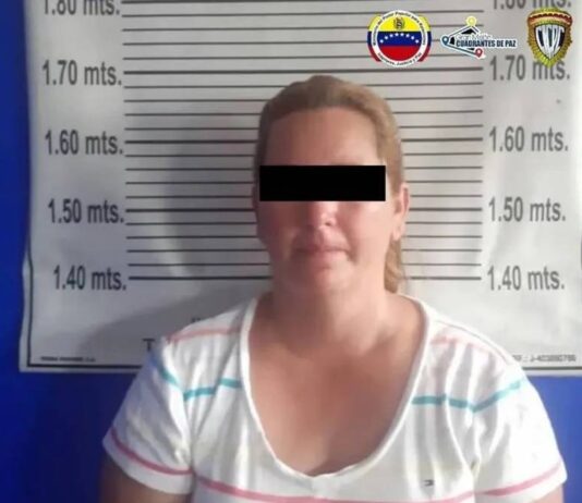 Madre vendía fotos íntimas de su hija a un hombre en el extranjero