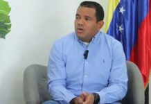 Víctor Clark confirma colapso de edificio en Tucacas y despliegue de rescate