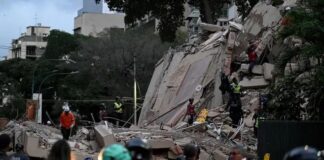 Rescatan a 18 personas con vida tras el colapso de edificios en Chacao