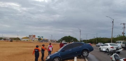 Punto Fijo| Vehículo se encunetó en la Curva de Sabino