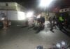 ¡Enardecidos por los apagones! Trancan la calle Panamá con Arismendi del centro de Punto Fijo