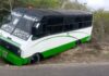 Buseta con 26 pasajeros estuvo a punto de volcar en la Bajada de El Amparo